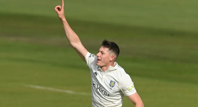 England international Matthew Potts to stay at Durham till 2024
