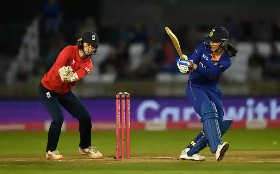 EN-W v IN-W,  2nd T20I Review: Audacious Mandhana spearheads India to an 8-wicket over England
