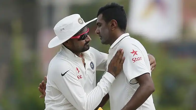 Which factors make Ravi Ashwin a better Test spinner than Harbhajan Singh?