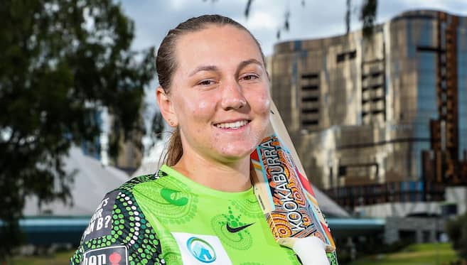 Anika Learoyd re-joins Sydney Thunder for WBBL 08