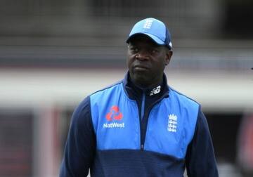 County Championship 2022: Coach Ottis Gibson not amused with Yorkshire's performances