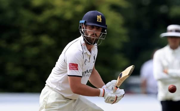 Matt Lamb pens two-year deal with Derbyshire