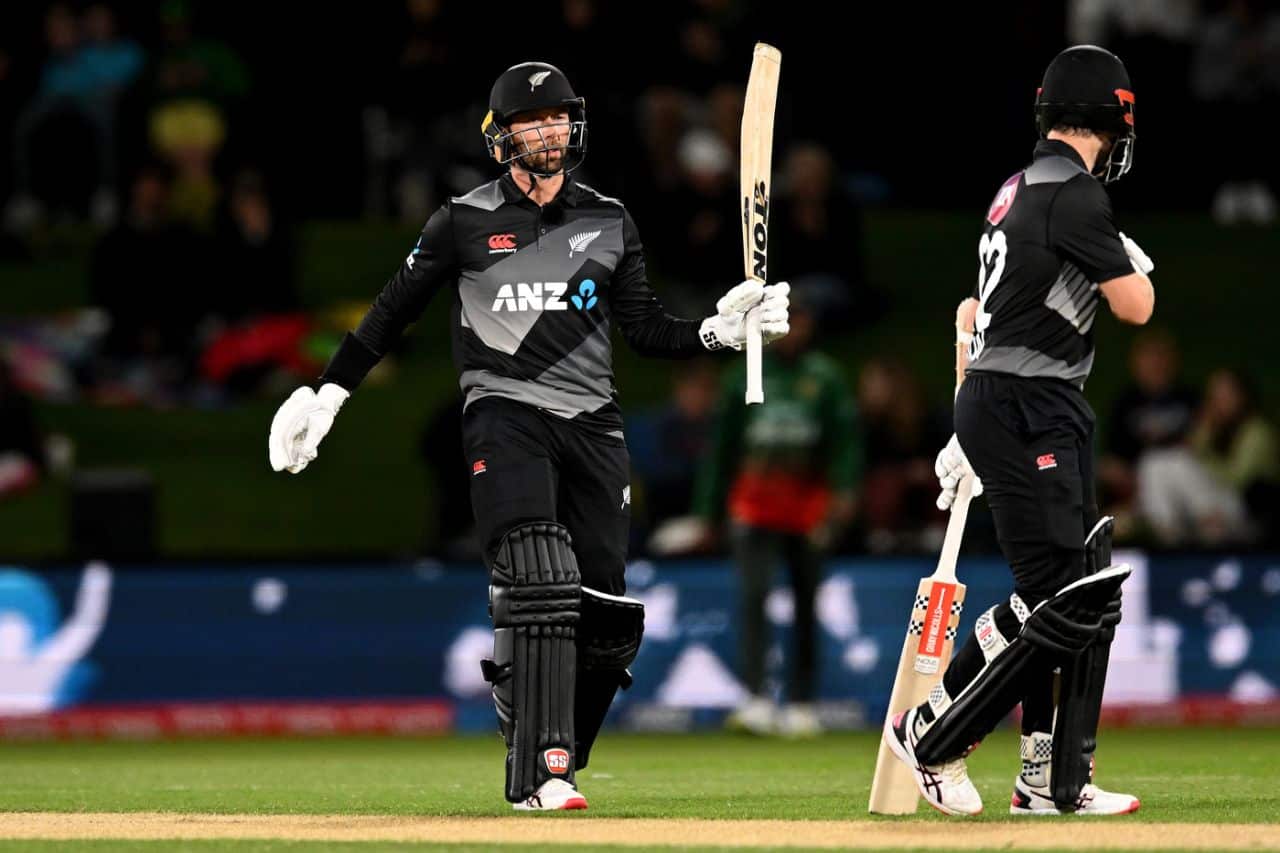 New Zealand rout Bangladesh to clinch the win