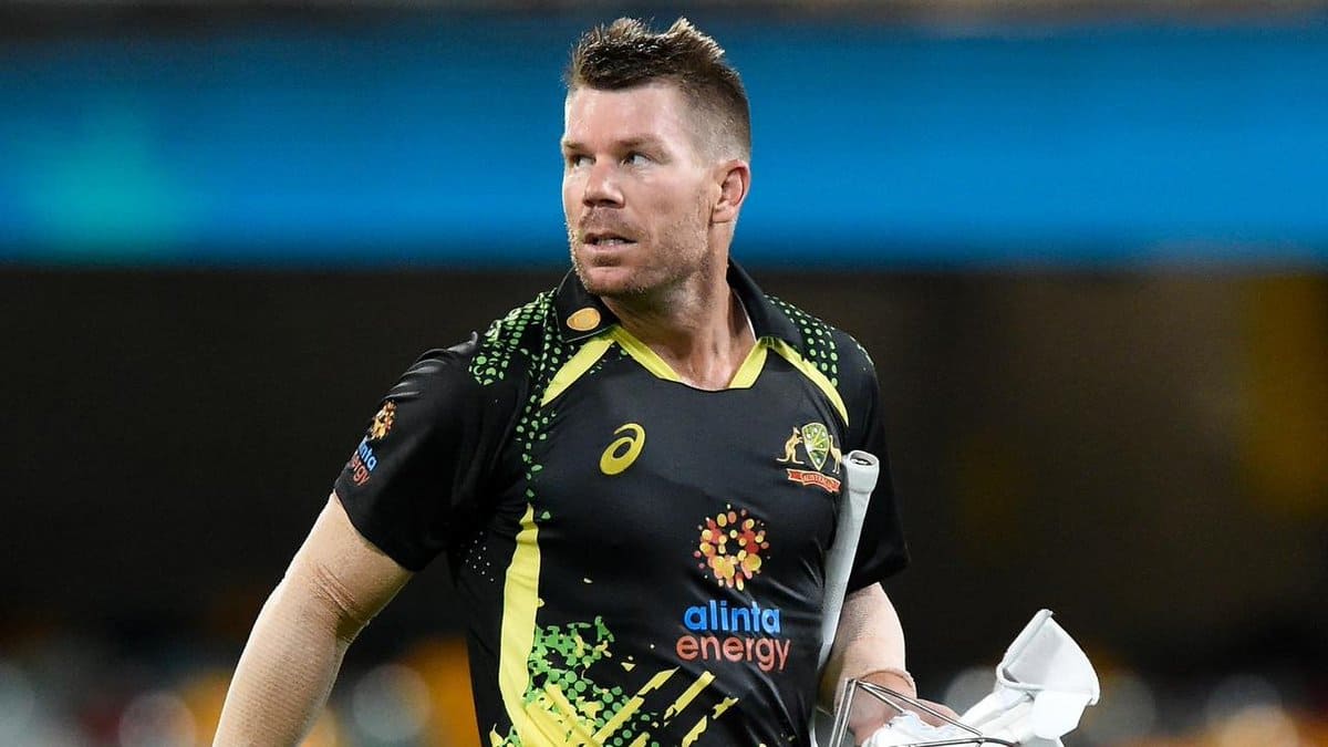 Cricket Australia might offer Australian captaincy to Warner 
