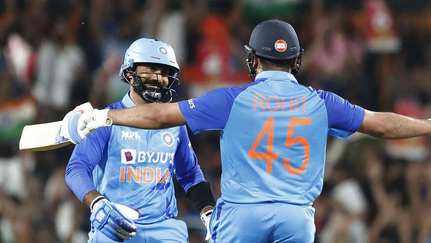 T20 World Cup: Dinesh Karthik grateful to Rohit Sharma for his support 