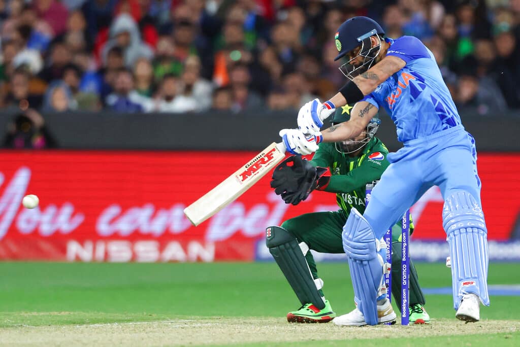 IND vs PAK: Twitter goes berserk as Virat Kohli scripts a memorable victory for India