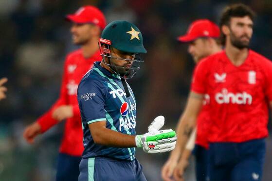 Aaqib Javed wants Babar Azam to be Pakistan's rescuer in the middle-order