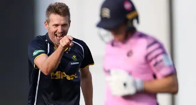 Michael Hogan takes back retirement, signs one-year deal with Kent