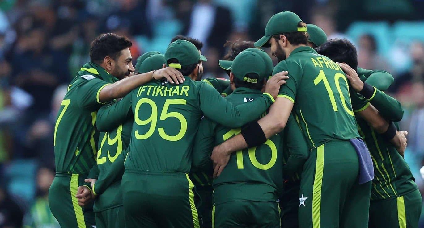 How did each of the players in the Pakistan team perform?