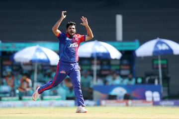 Shardul Thakur worth 10.75 Cr traded to KKR from the Capitals