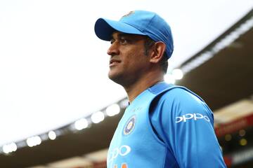 Ex-Pak cricketer backs MS Dhoni to become the next Indian Head Coach