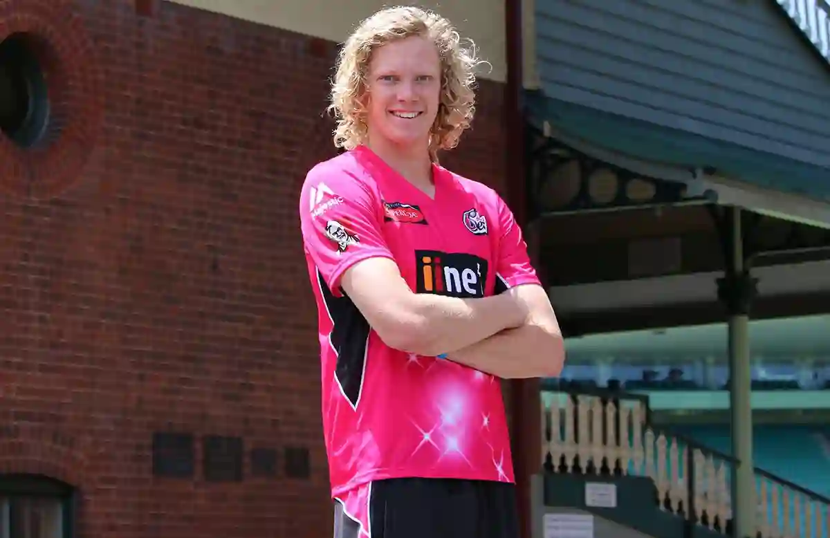 Mickey Edwards extends stay at Sydney Sixers for the BBL 2022-23