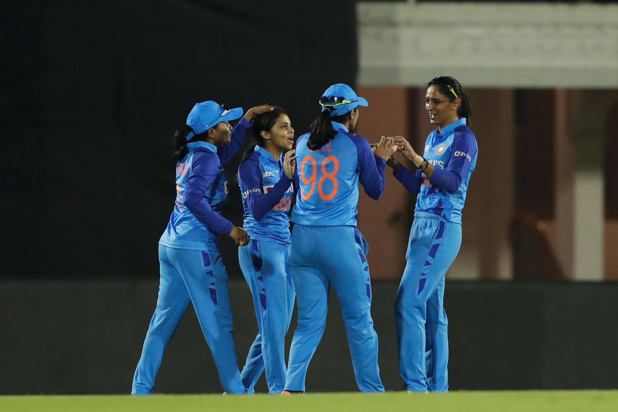 Harmanpreet worried about India's seam bowling depth