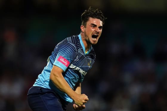 Promising all-rounder signs contract extension with Yorkshire