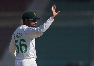 Nasser Hussain supports Pakistan skipper after England shellacking 