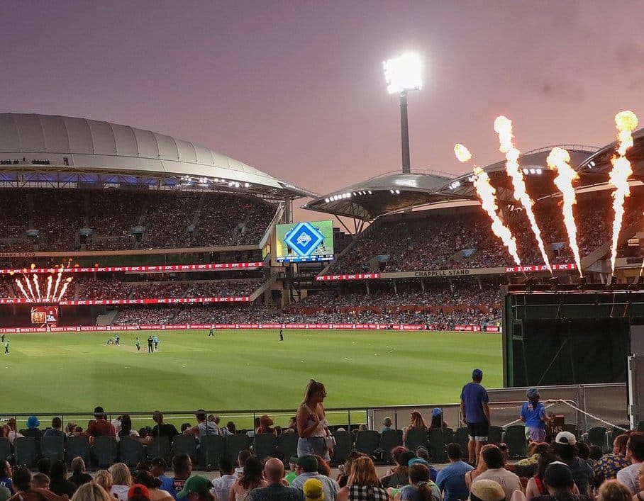 Big Bash League set to be cut short after CA signs new broadcast deal