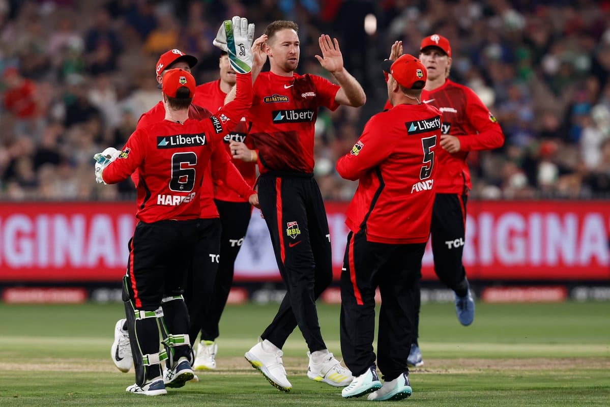 BBL 12: Tom Rogers runs riot as Renegades seal a thumping win