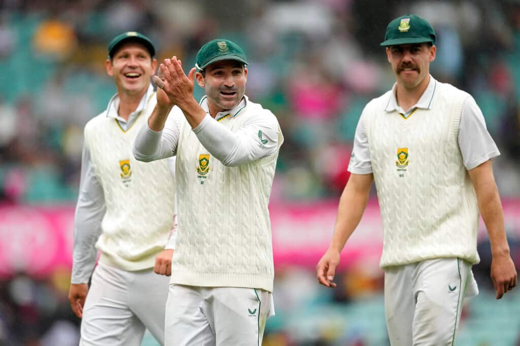South Africa will take positive approach to save third Test, insists batting coach