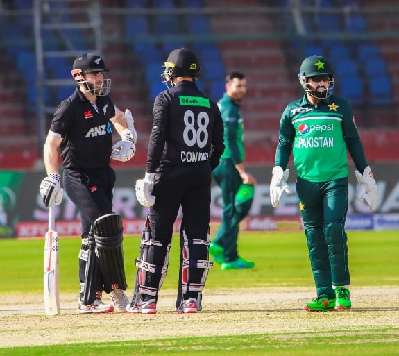 PAK vs NZ, 2nd ODI: Disciplined New Zealand strangulates Pakistan 