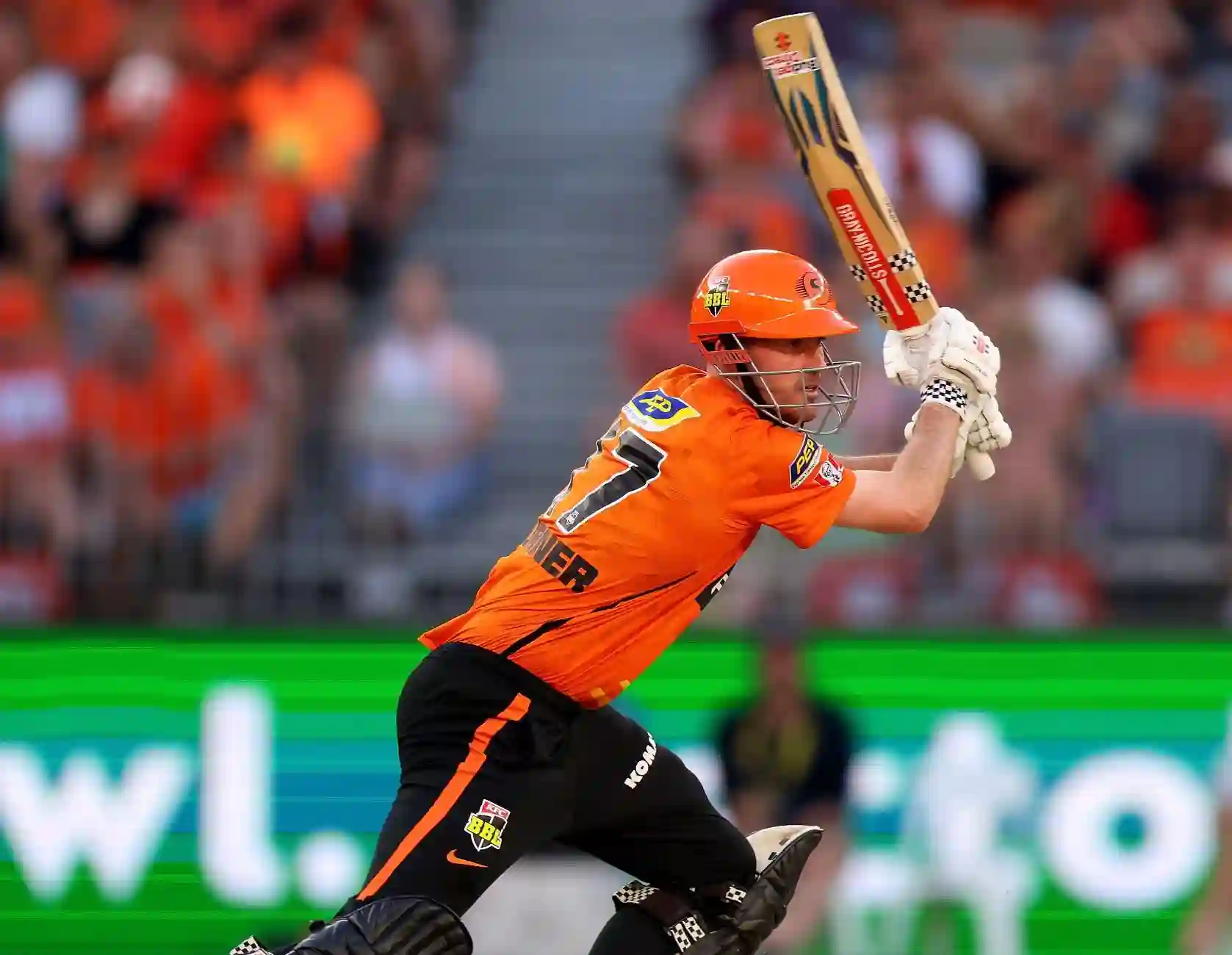 BBL 12: Ashton Turner stars as Scorchers storm into the finals