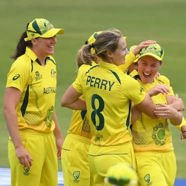 Schutt's four-for, Healy's fifty confirms Australia's semi-final booking 