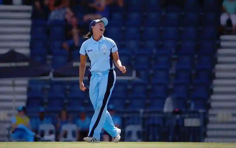 Sydney Sixers all-rounder Angela Reakes announces retirement