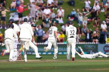 New Zealand Edge The Battle Of The Basin Reserve In Hollywood Style