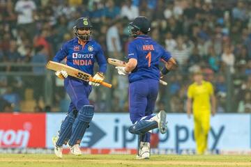 KL Rahul, Ravindra Jadeja Power India To Victory in First ODI; Hosts take 1-0 Lead