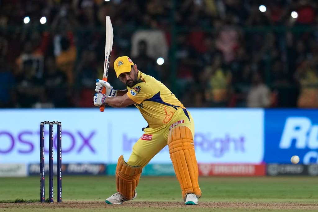 IPL 2023 | Did MS Dhoni make a Blunder against RCB?