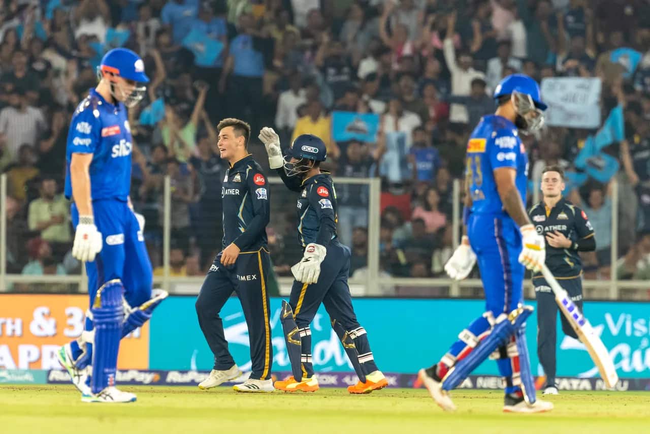 'That Probably Ends All Hopes' - Twitterati react as Mumbai Indians succumb to heavy defeat 