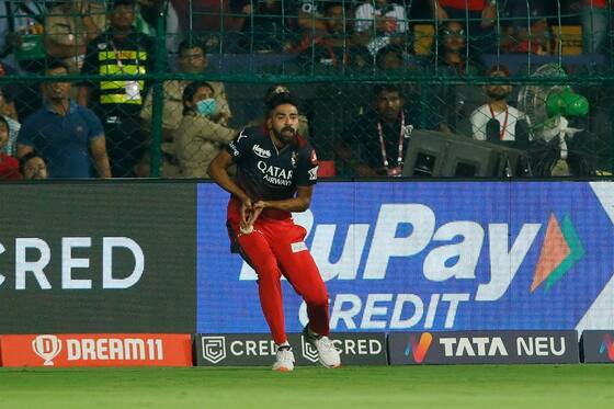 [Watch] Mohammed Siraj Drops a Simple Catch; Virat Kohli Gives an Angry Look