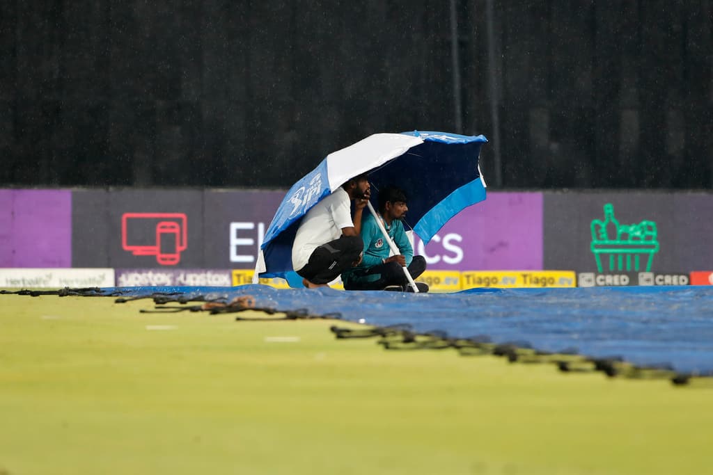 Rain Plays Perfect Spoilsport as LSG vs CSK IPL Match Gets Abandoned
