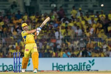 Top 5 Batsmen With the Most Sixes In IPL History
