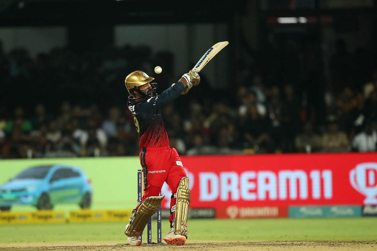 Dinesh Karthik Registers Shameful Duck; GT on Roll With Ball at Chinnaswamy