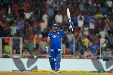 GT vs MI | Suryakumar Yadav Smashes 5th Fifty in IPL 2023 ; Keeps MI In the Chase