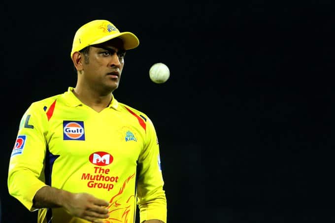 MS Dhoni To Address Knee Ailment Treatment in Mumbai - Reports