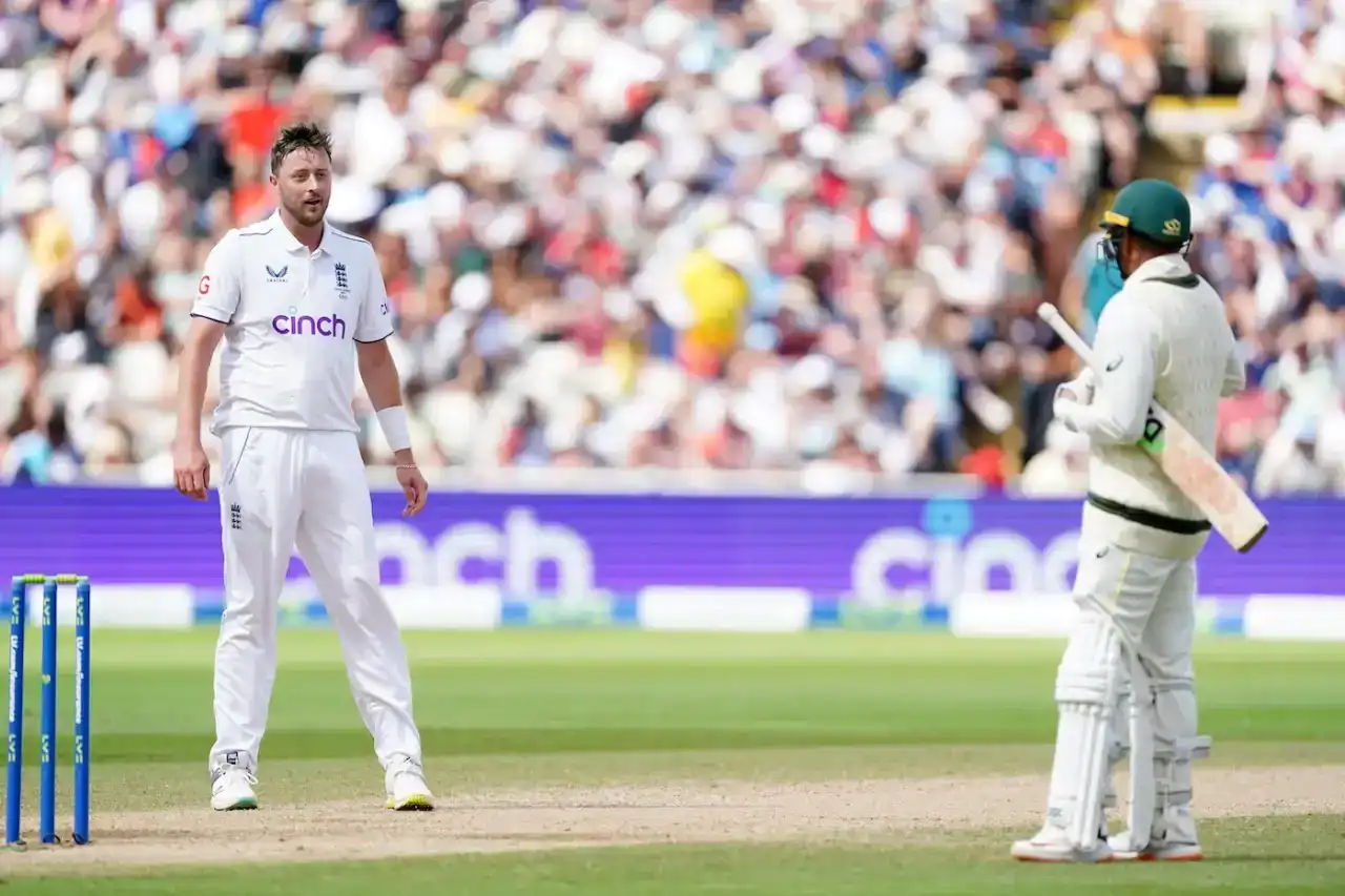 'No1 Villain?..'- Stuart Broad Roasts Australian Media For Far-Stretching Robinson-Khawaja Fiasco