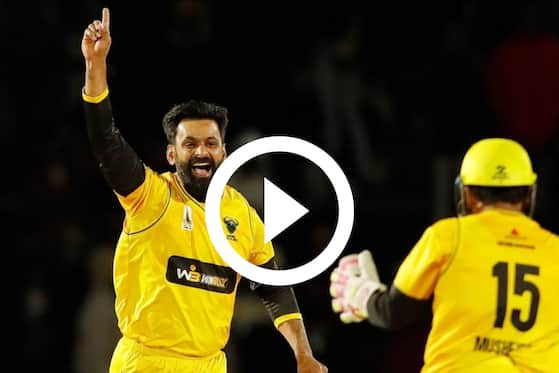 [WATCH] Mohammad Hafeez Bags Six Wickets; Ends up With Best Figures in T10 History