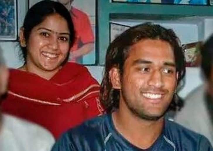 Meet MS Dhoni's Sister, Jayanti Gupta - Key Figure in Cricketer's Formative Years Who is Now an English Teacher