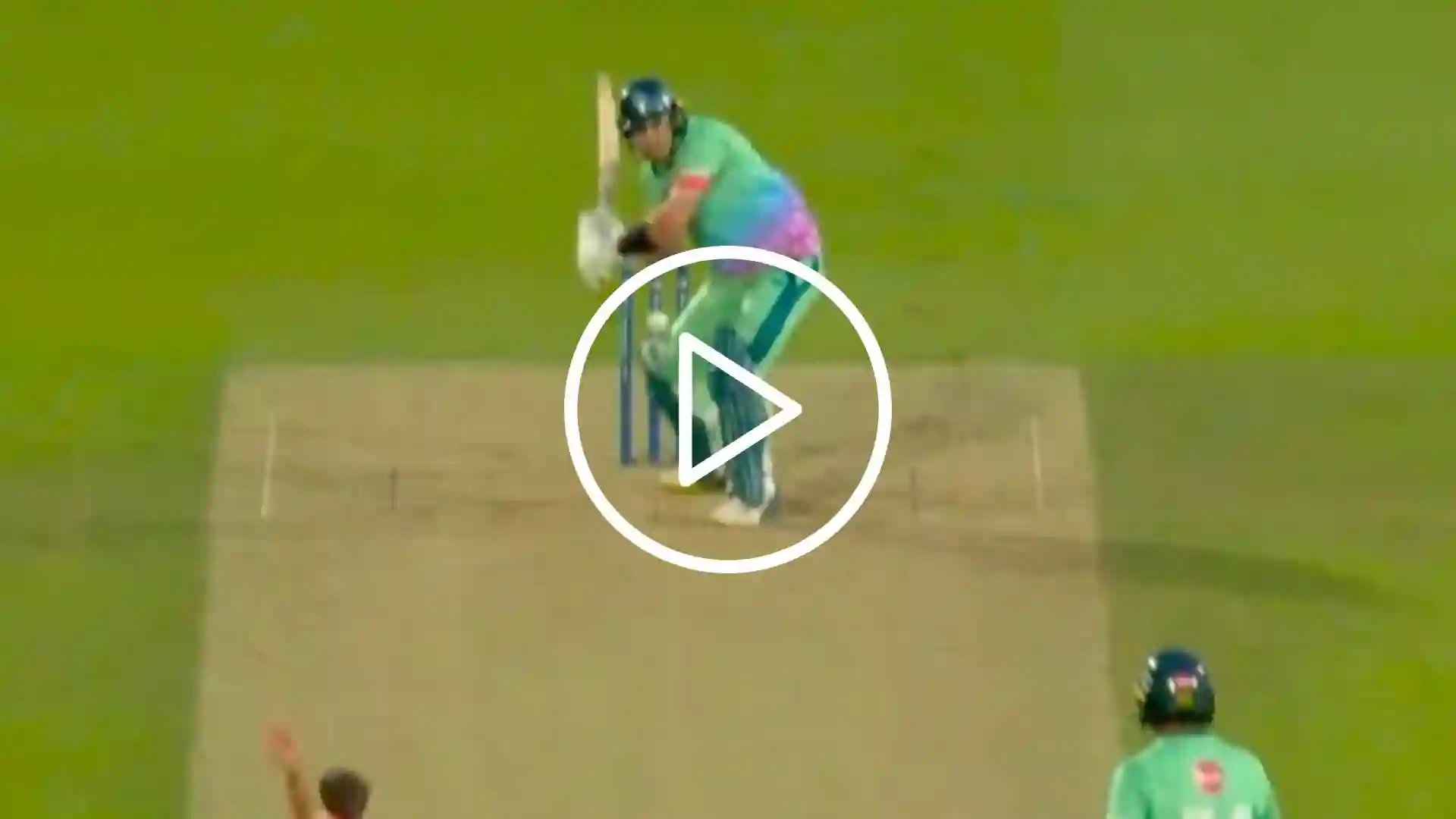 [WATCH] Tom Curran Dispatches David Payne For Maximum During Blitz Knock In The Hundred 2023