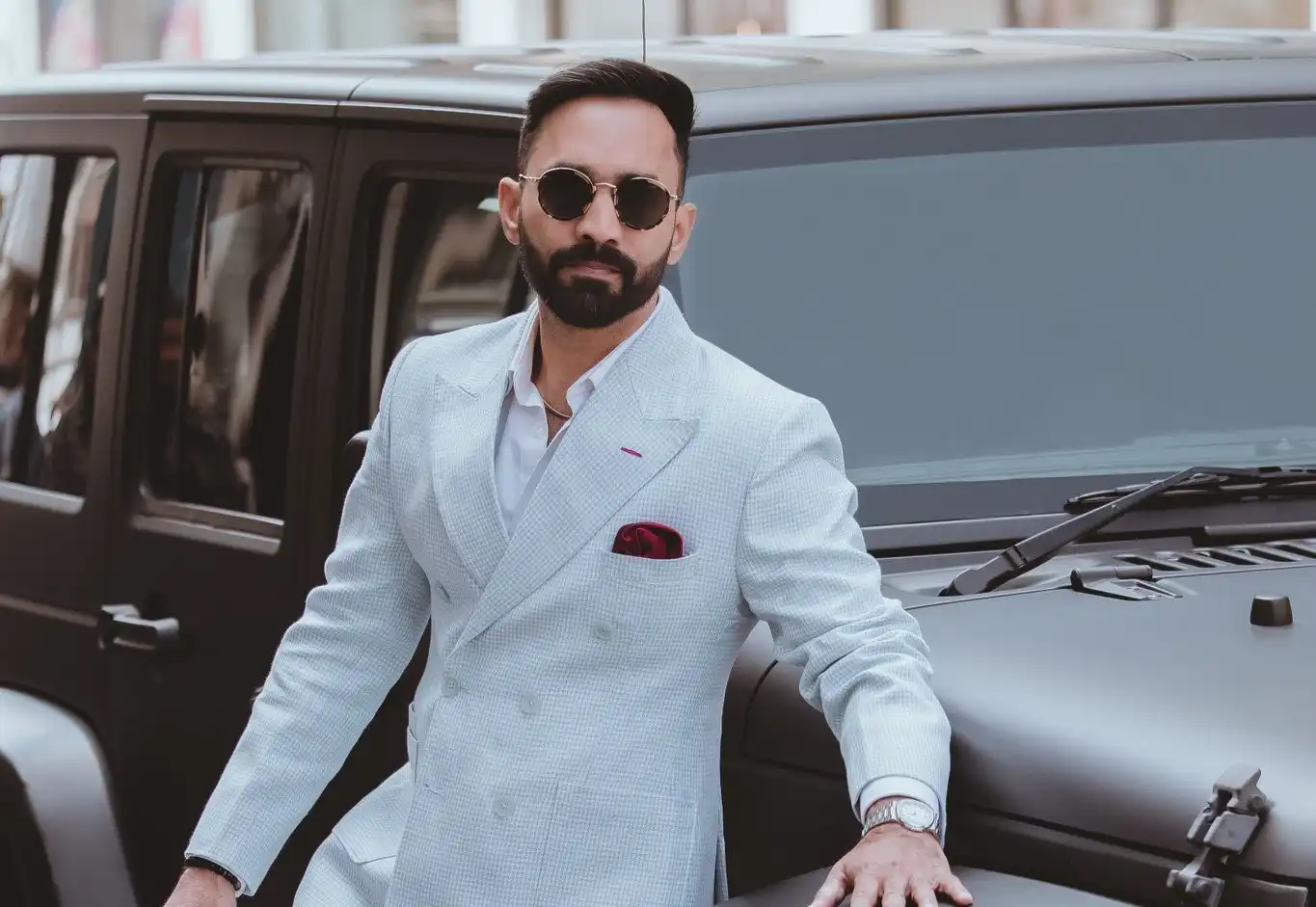 Dinesh Karthik Sizzles In A Dapper Look With A Stylish Mahindra Thar ...