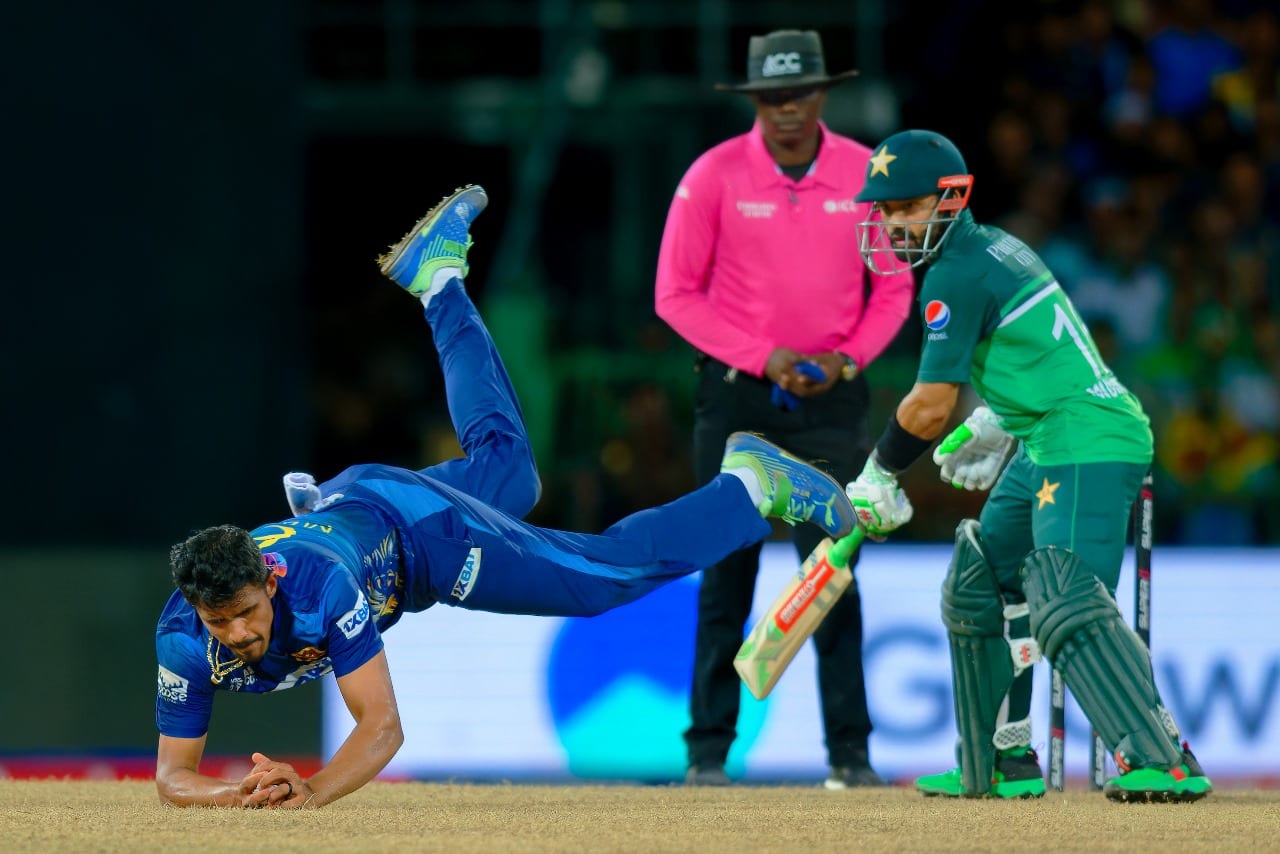Maheesh Theekshana Injured During Pakistan Clash; Asia Cup & World Cup in Jeopardy