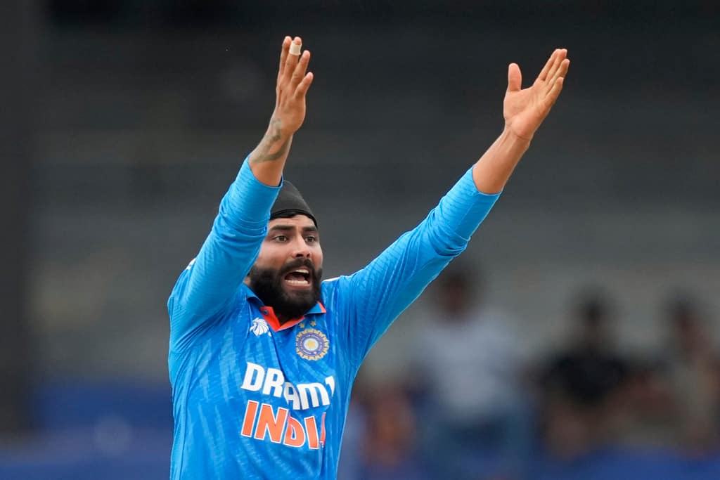 top 5 Indian cricketers beard hairstyle change your look Take ideas see  photos jadeja kohli dhoni mpsn | टॉप-5 इंडियन क्रिकेटर्स के हेयरस्टाइल से  लें आइडिया, बदल देंगे आपका लुक, PHOTOS | Hindi News,
