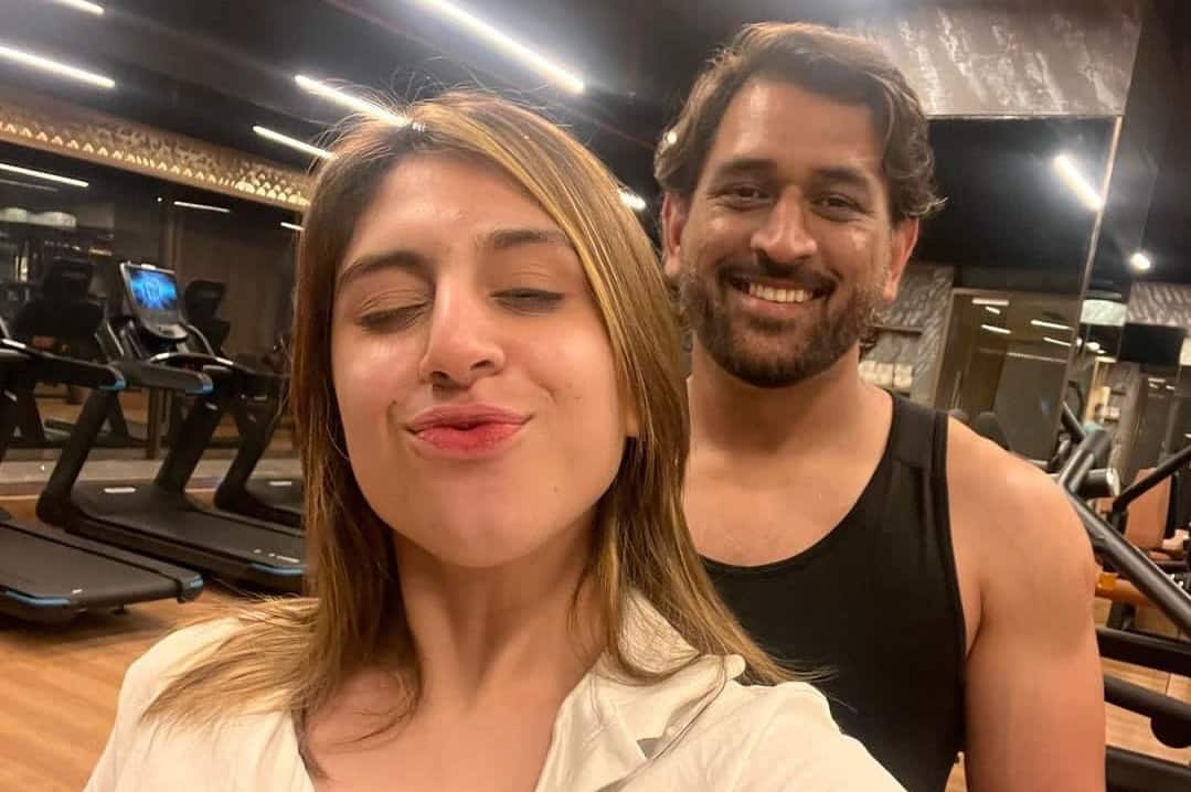 Fan Pouts In An Adorable Selfie With MS Dhoni At The Gym
