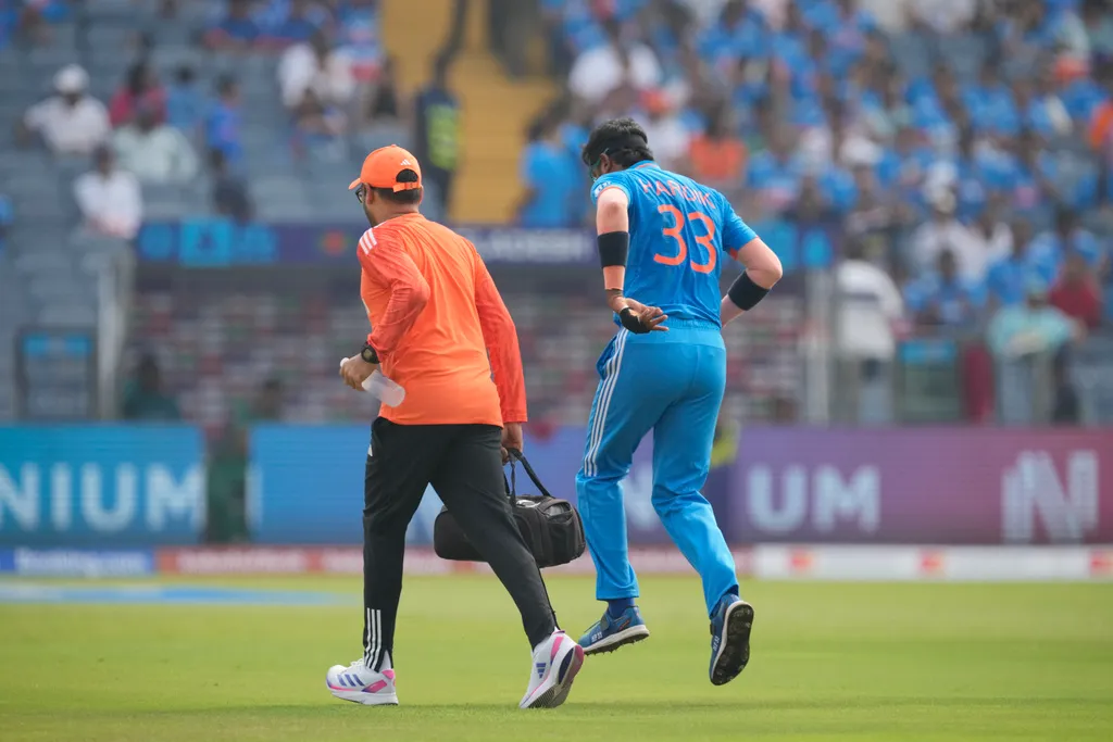 Hardik Pandya Flown To Bangalore For Treatment In NCA; Set To Miss NZ Clash