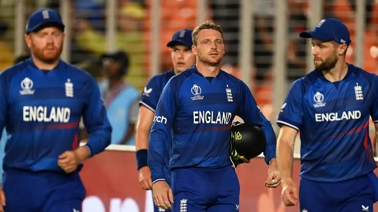 'He Hasn't Been In & Around...' - Matthew Mott Rejects Morgan's 'Unsettled' Dressing Room Claims