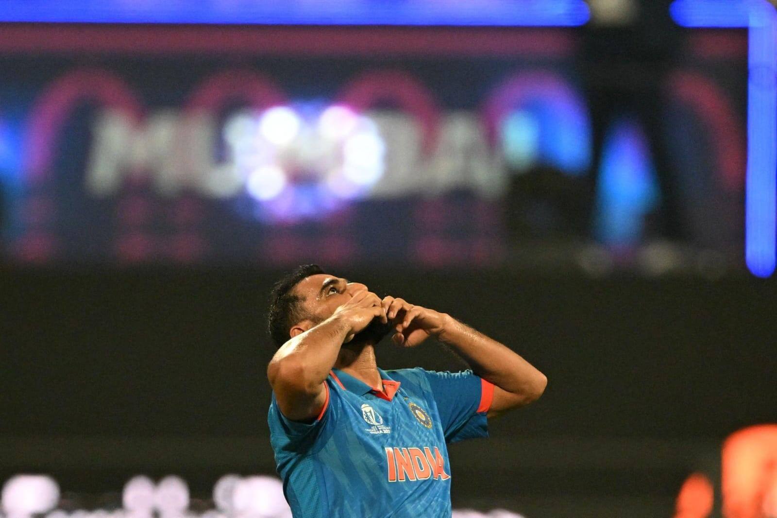 [WATCH] Unstoppable Mohammed Shami Demolish Sri Lanka With A Legendary Five-Wicket Haul