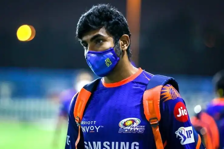Jasprit Bumrah Unfollows Mumbai Indians On Instagram Amidst Hardik Pandya's Captaincy Buzz