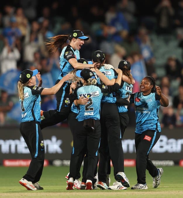 Adelaide Strikers Secure Nail-Biting Win Over Brisbane Heat In WBBL Final, Retain Title