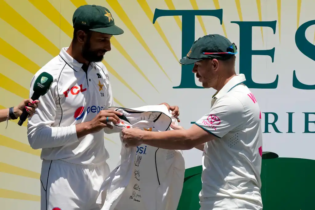Shan Masood, Pakistan Gift 'Signed Babar Azam Jersey' To David Warner After Farewell Test